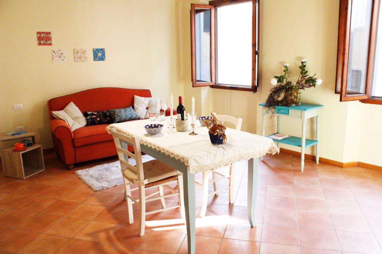 Carducci Flat - In Centro Storico Apartment Pistoia Exterior photo