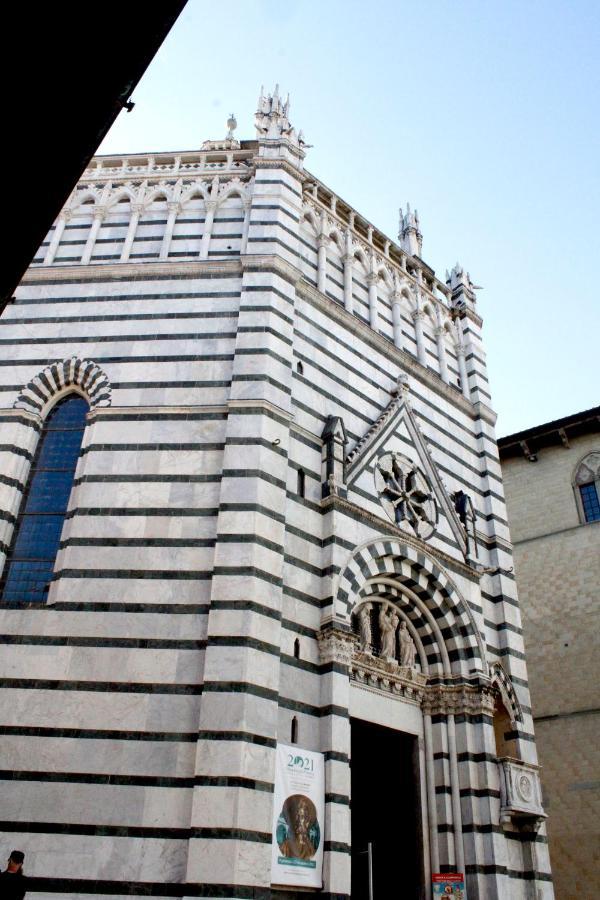 Carducci Flat - In Centro Storico Apartment Pistoia Exterior photo